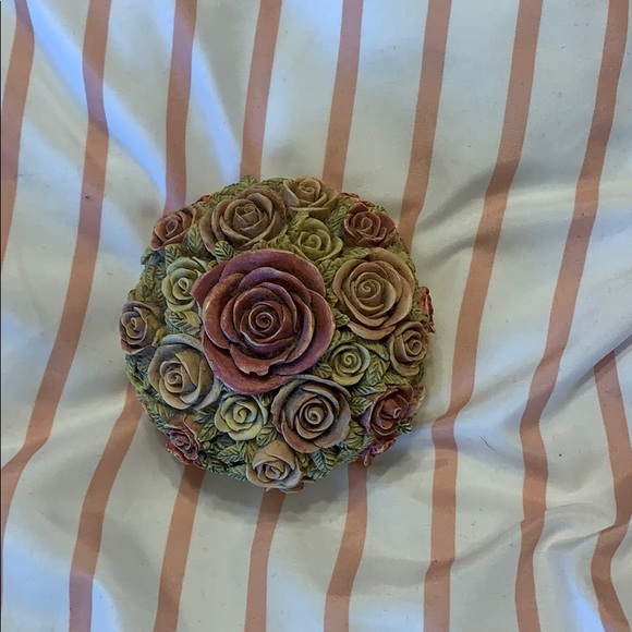 Vintage Jewelry Holder - Picture 2 of 3